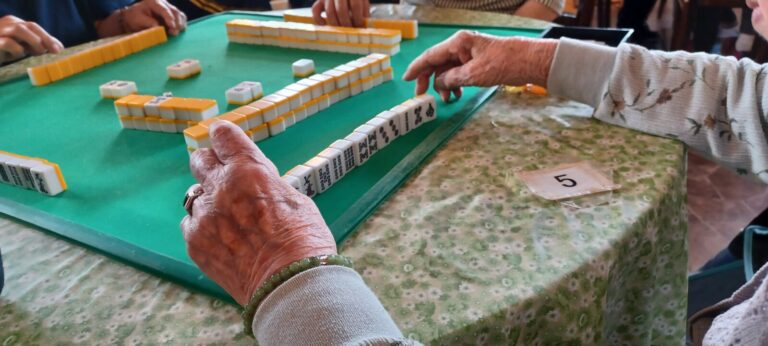 健康麻雀で元気ハツラツ！102歳の挑戦に拍手を