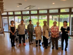 JAみなみ信州助け合い組織「にじの会」の皆さんが、利用者さまの車いすを掃除してくれました🦽