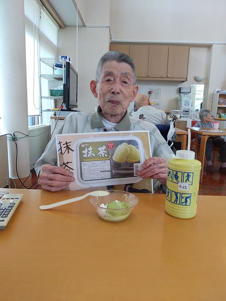 暑い夏はアイスバイキングで涼みましょう🍨