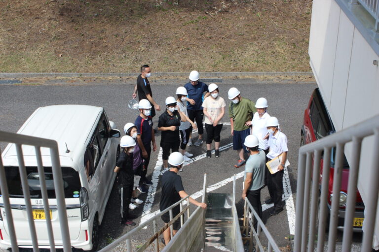 震度６の地震を想定した災害訓練を行いました。