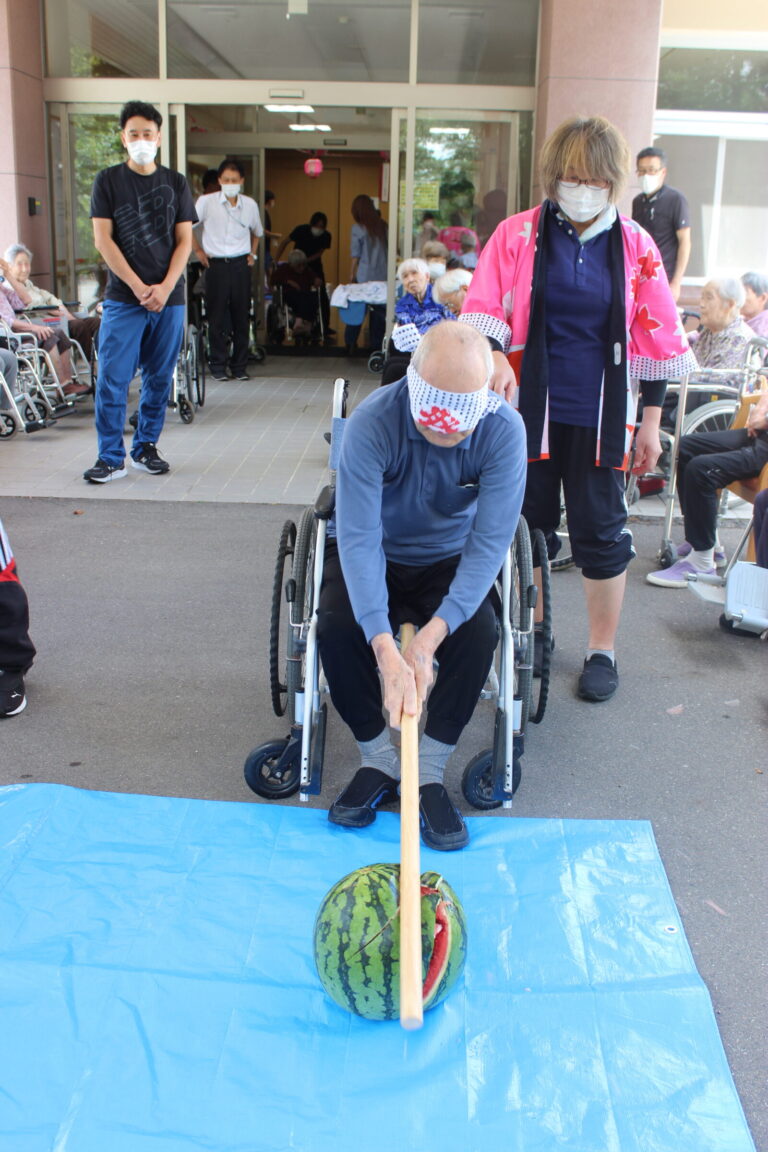 屋台盛りだくさんの納涼祭を行い、利用者さんに楽しんでもらいました♪