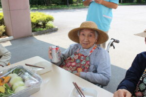 ノンアルで乾杯♪外でBBQを楽しみました(≧▽≦)