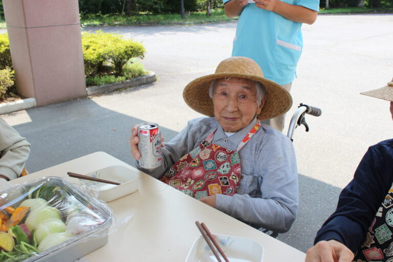 ノンアルで乾杯♪外でBBQを楽しみました(≧▽≦)