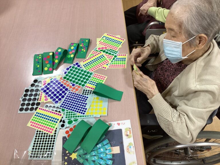 クリスマスに向けて制作中…