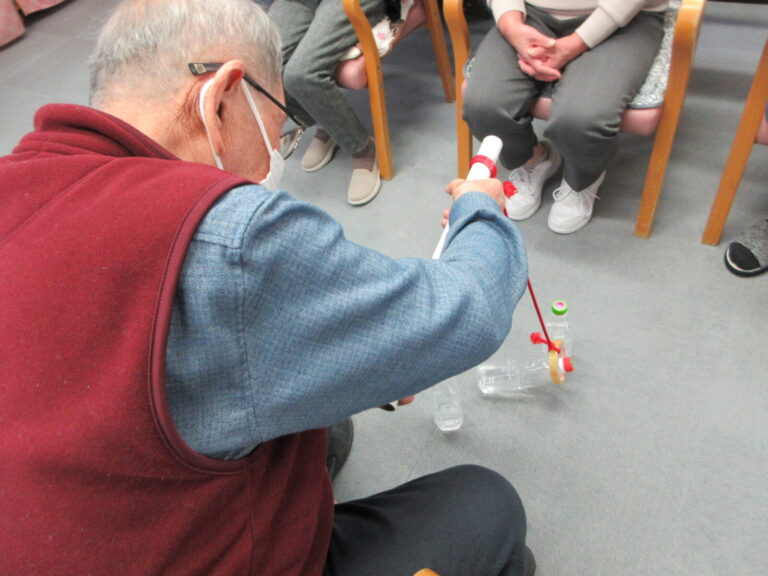 ペットボール釣りゲームをしました！