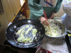 春の味覚🌿デイサービス山菜の天ぷら会