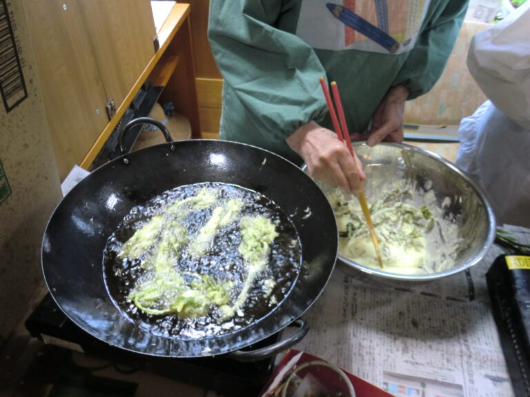 春の味覚🌿デイサービス山菜の天ぷら会