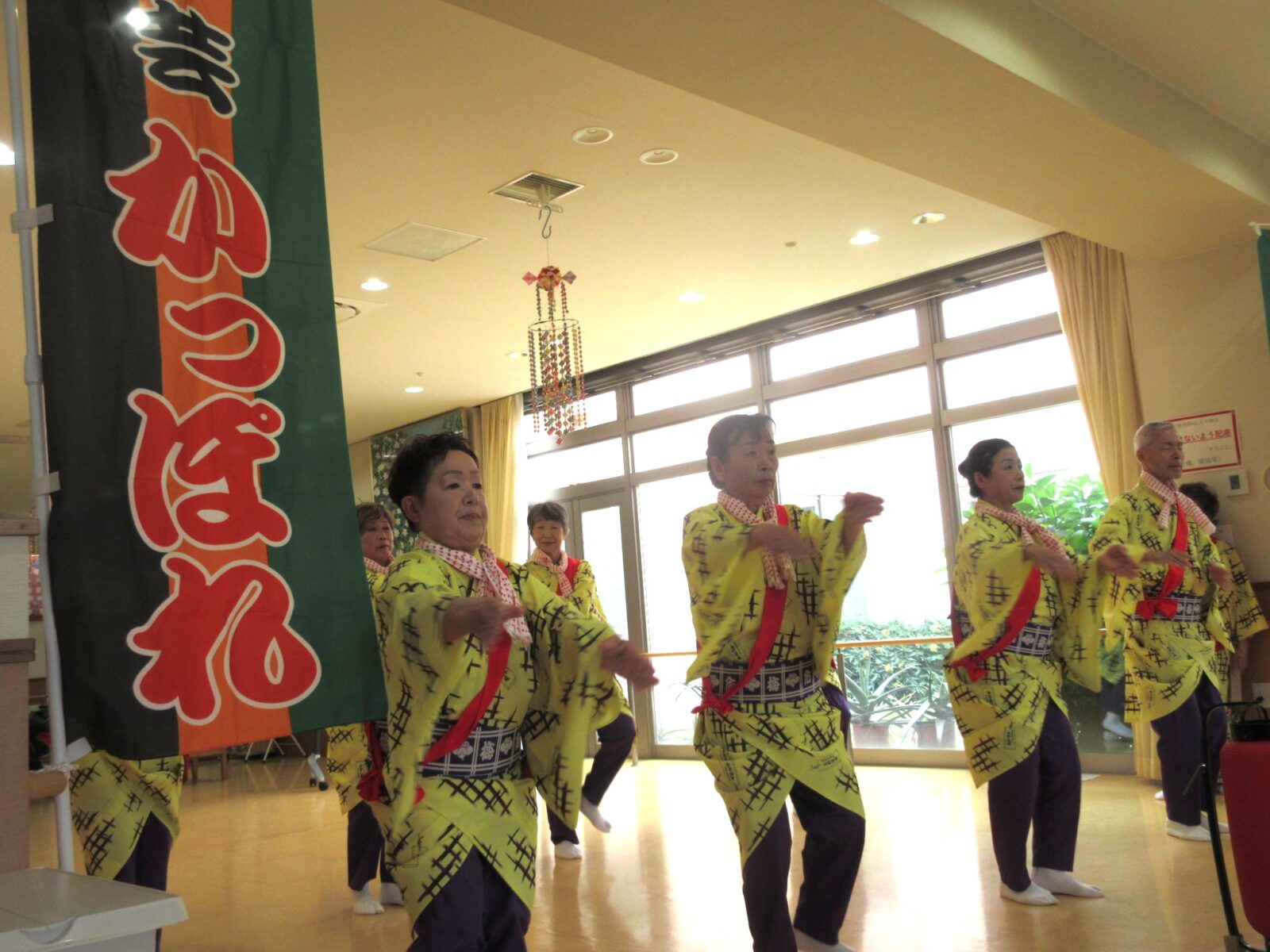 笑顔と感動のかっぽれ踊り