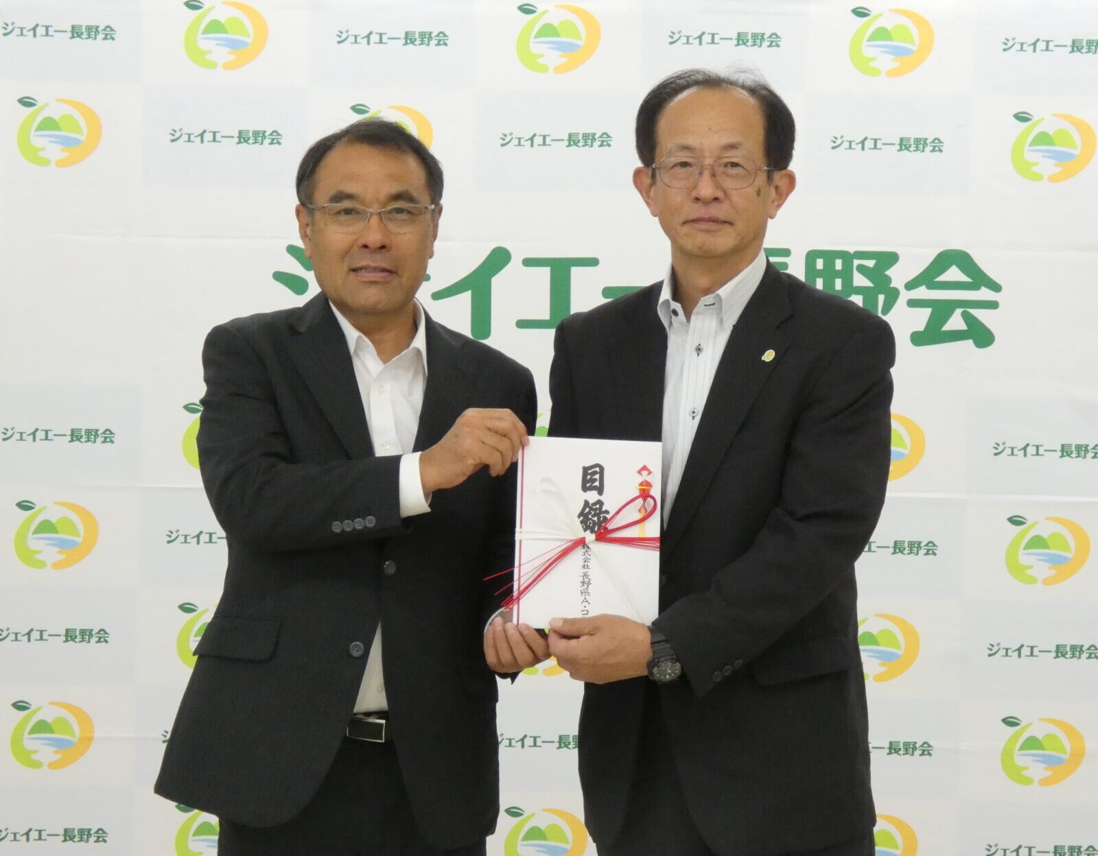 （株）長野県A・コープ様より車いすを寄贈していただきました